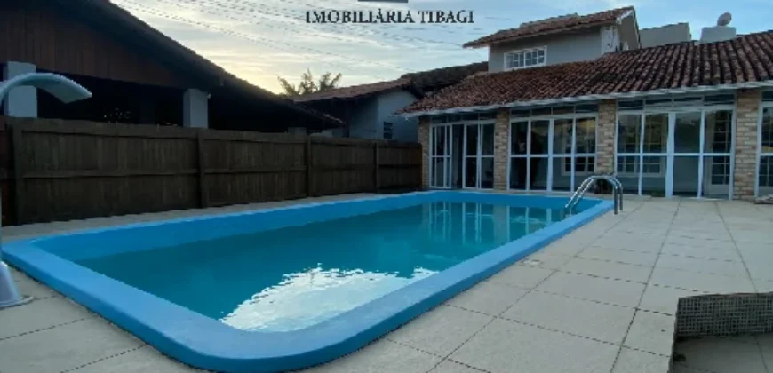 Casa com Piscina e Anexos Independentes – Cachoeira do Bom Jesus