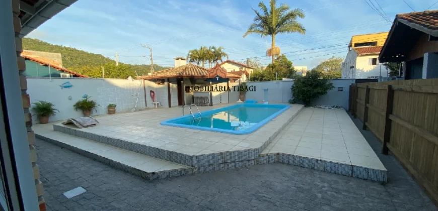 Casa com Piscina e Anexos Independentes – Cachoeira do Bom Jesus